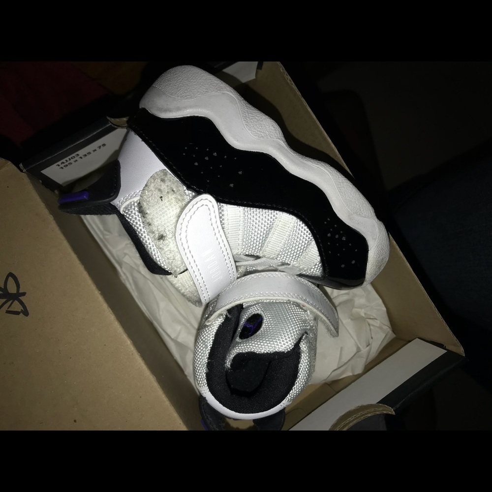 6 RINGS - Picture 2 of 3